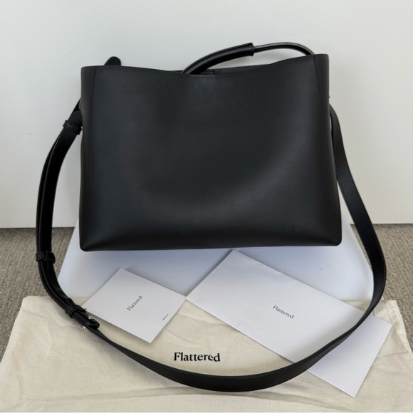 Flattered Classic Leather Bag. Scandinavian Minimalist Brand. Hedda Grande Tote. - Picture 5 of 16